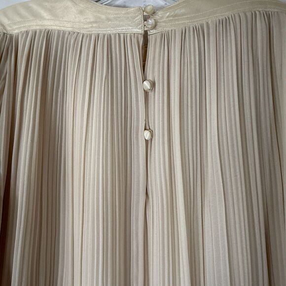 Vintage Cream Pleated Maxi Dress With Ruffled Sleeves & Button Closure Size M - Picture 3 of 10